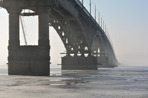 На охрану моста Саратов-Энгельс, эстакады через Гуселку и трех путепроводов потратят 92,5 миллиона рублей
