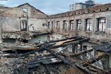 В соцсети показали, как гостиница «Россия» на проспекте Столыпина выглядит изнутри год спустя после пожара