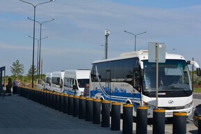 Автобус до аэропорта «Гагарин» обходится бюджету дороже двух миллионов в месяц: в декабре деньги вновь освоит компания депутата