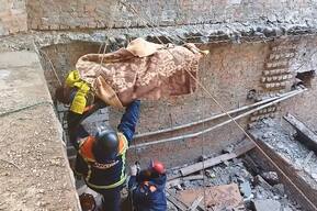 Второе ЧП за неделю: в заброшенном здании на Сакко и Ванцетти в пролет между этажами упал еще один человек