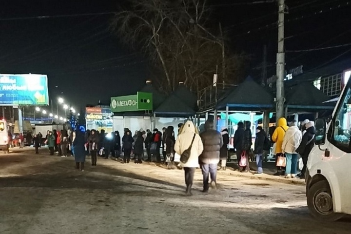 «Министерство транспорта пока кормит обещаниями»: по утрам саратовцы вынуждены долго ждать маршрутку № 81, чтобы уехать на работу