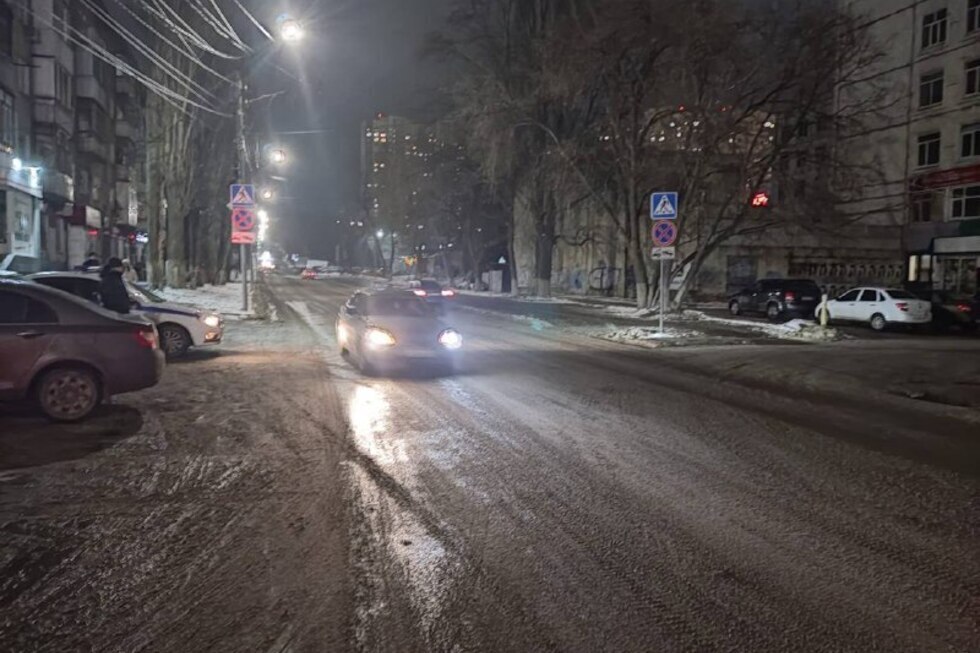 В Ленинском районе машина сбила троих человек: двое детей в больнице