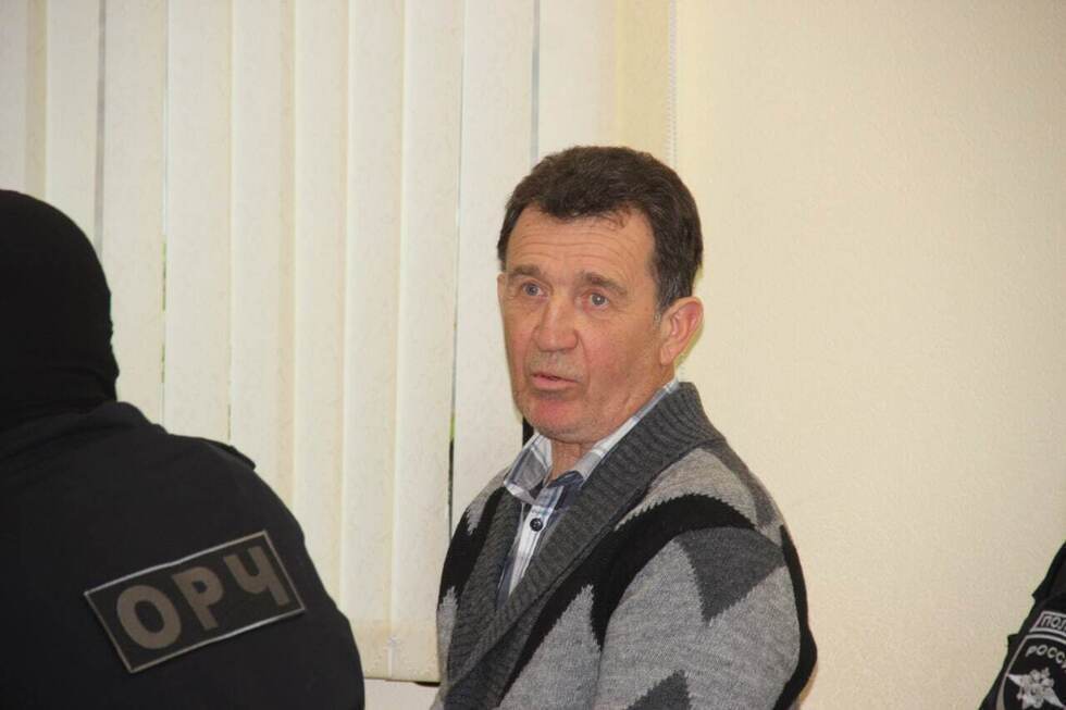 Дело экс-прокурора Пригарова: потерпевший не согласился, что «перешедший» Пригарову дом стоил 50 тысяч рублей. Еще одну экспертизу пока не назначили