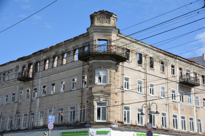Правительство отсудило из частной собственности часть сгоревшей гостиницы «Россия» на центральном проспекте Саратова (список)