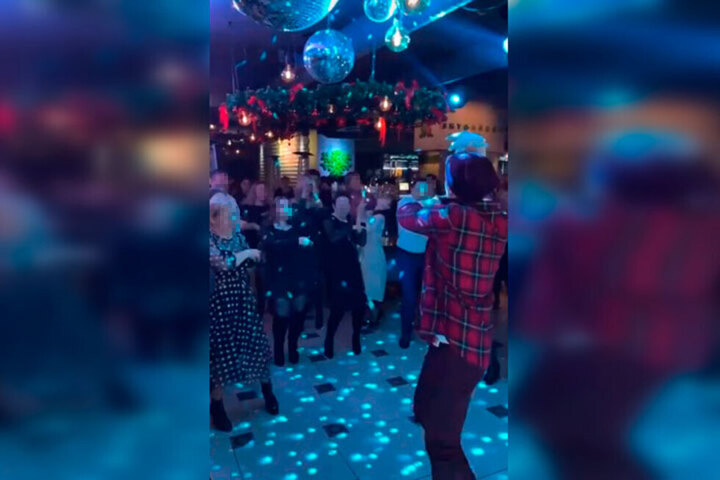 Танцы пенсионера на улице в Сочи попали на видео