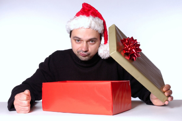 Саратовцы рассказали, что будут делать с непонравившимися новогодними подарками (недовольных мужчин оказалось больше, чем женщин)