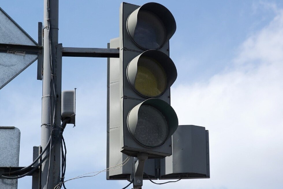 В Саратове полдня не будет работать светофор на оживленном перекрестке