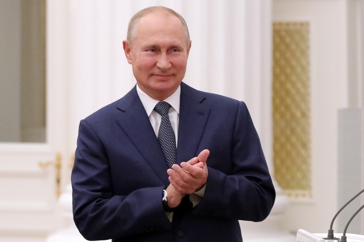 Владимир Путин отметил заслуги директора саратовского колледжа