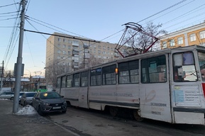 Последний рабочий день на неделе для саратовцев начался с массового простоя трамваев четырёх популярных маршрутов