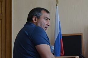 Обвиняемого в мошенничестве с поставками нефти бизнесмена Джуликяна объявили в розыск, потому что он не явился на оглашение приговора