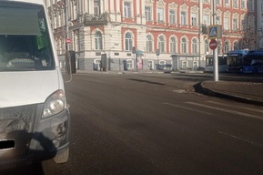 В Волжском районе маршрутка сбила пенсионерку, в Ленинском под колёса иномарки попал 10-летний ребёнок