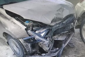В Балаково в столкновении автомобилей Mercedes и «Лада Гранта» пострадала девочка