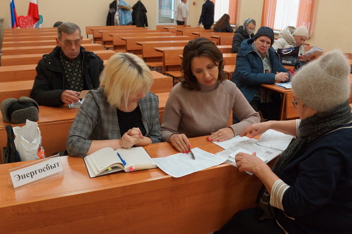 Энергетики «Т Плюс» продолжают консультировать жителей Саратова по вопросам начислений за тепло и горячую воду