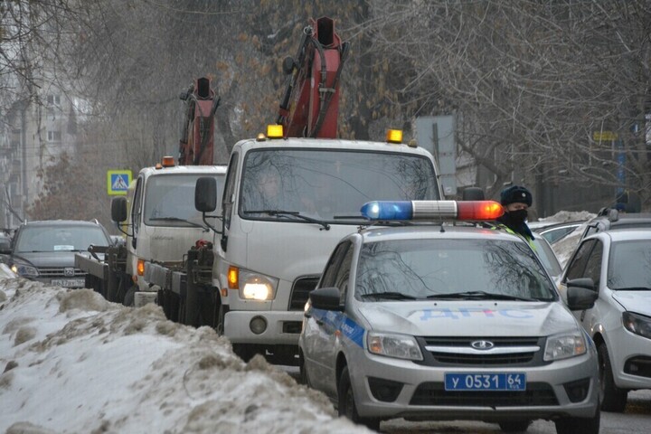 В Балаково до конца 2025 года автомобили будут эвакуировать по максимальному тарифу