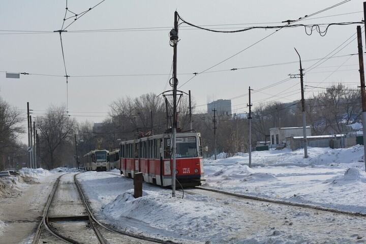 Утро в Саратове началось с часового простоя двух трамвайных маршрутов