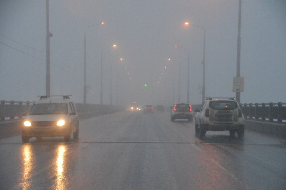 В области придут дожди. Дорога в тумане. Плохие погодные условия. Метель в городе. Видимость в ливень.