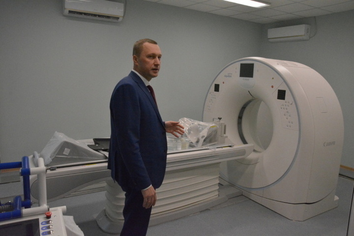 Саратовский губернатор потребовал разобраться с врачами, отправляющими пациентов в частные клиники