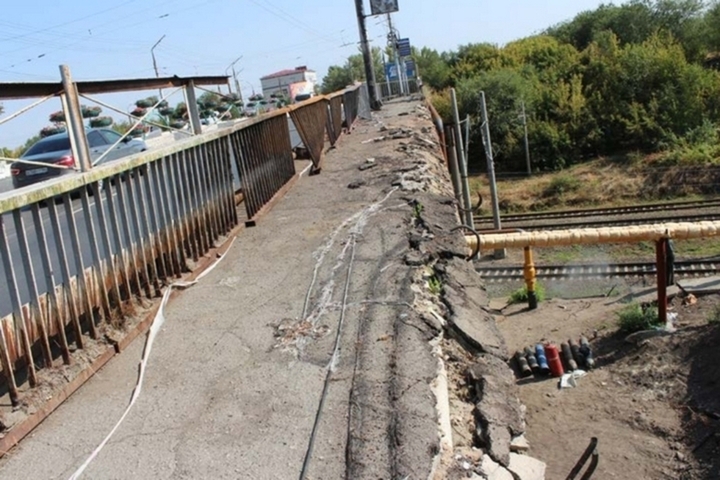 На одной из магистральных улиц Саратова будут ремонтировать путепровод