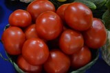 В регионе значительно подорожали помидоры и колбаса, цены на огурцы вернулись к 200 рублям