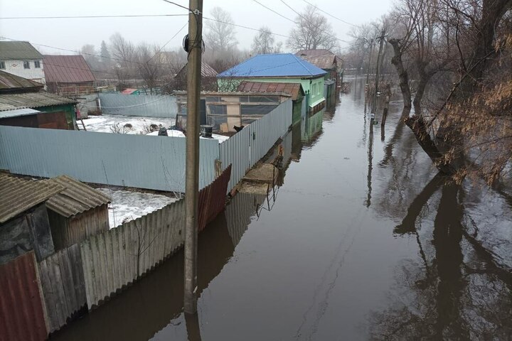 Жителей Петровского района эвакуируют из-за паводка: уровень воды поднялся до критической отметки