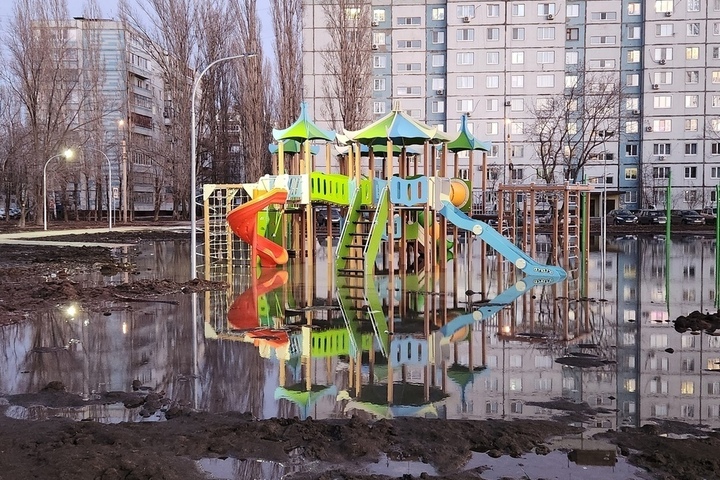 «Слов нет, одни междометия»: житель Балаково рассказал о затоплении парка «Центральный», на строительство которого потратили более 100 миллионов