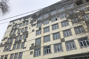 На продажу за 24,9 миллиона рублей выставлен долгострой в Саратове, в котором хотели сделать поликлинику (бюджетных средств на него потратили в 6 раз больше)