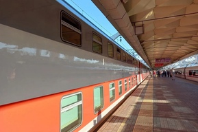 Через Саратов пройдёт еще один поезд с новыми двухэтажными вагонами