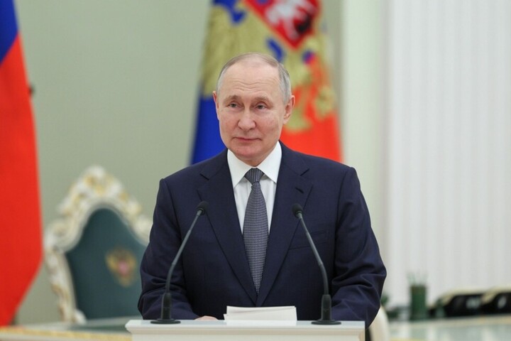 Владимир Путин присвоил почётные звания пятерым жителям Саратовской области