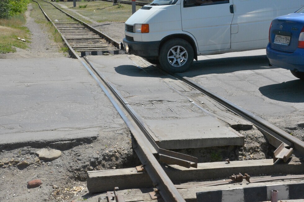 Железнодорожники предупреждают водителей о закрытии на три дня двух переездов в Ленинском районе