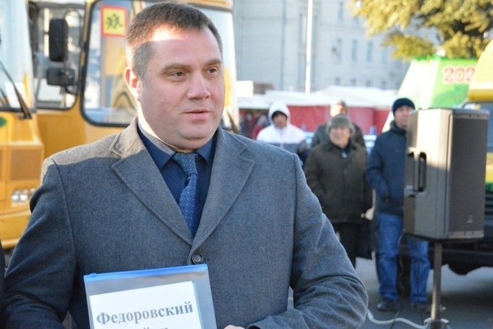 Ущерб на 7 миллионов рублей: экс-главу Федоровского района признали виновным в превышении должностных полномочий и отправили в колонию