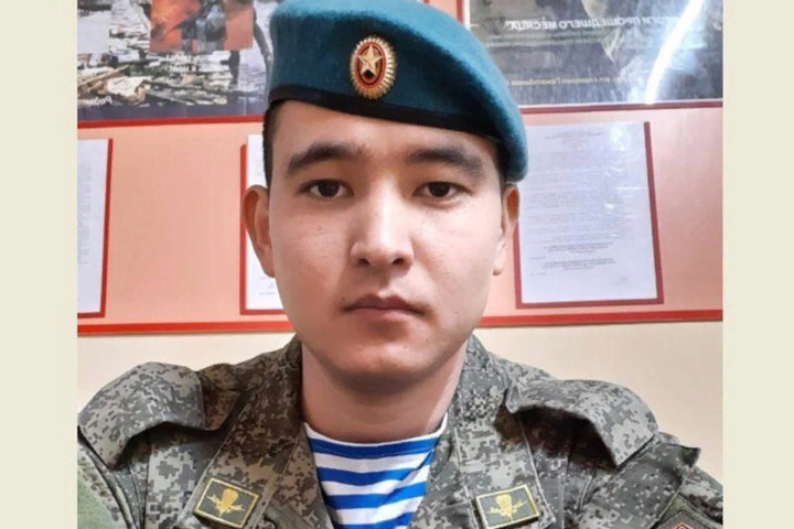 В ходе спецоперации погиб 27-летний контрактник из Новоузенского района. С ним простились в День Победы