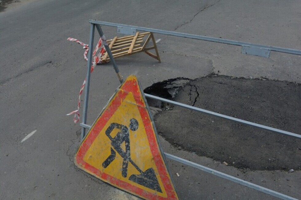 Водителей предупреждают, что до следующего месяца ограничено движение по одной из улиц в Заводском районе