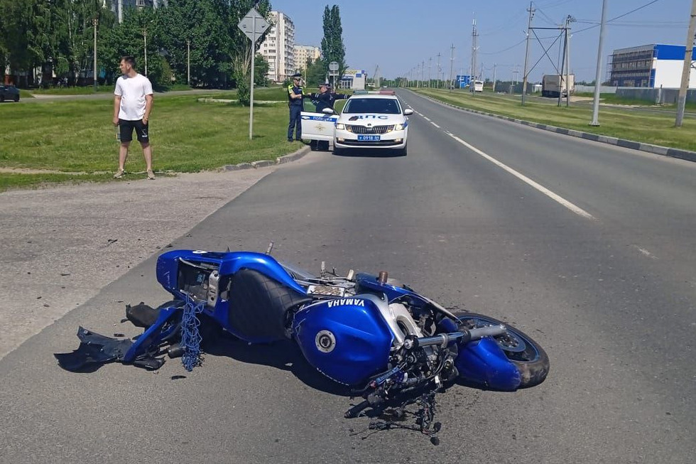 На дорогах в Балаково с разницей в 20 минут пострадали пешеход и мотоциклист