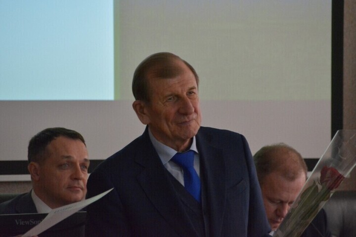 Президент саратовского завода в случае увольнения получит 75 миллионов рублей: оспорить в суде это не удалось
