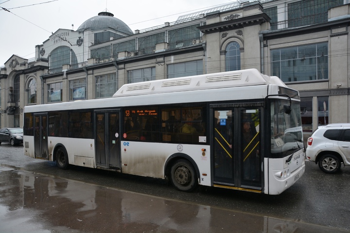 Мэрия меняет один из самых популярных автобусных маршрутов в Саратове «в целях объезда заторов»