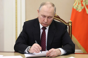 Владимир Путин отменил действие международного договора об ограничении количества танков, военных самолетов и прочего вооружения