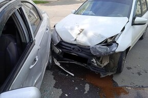 В массовой аварии в Балаково пострадал водитель отечественной легковушки