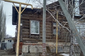 Жительница аварийного дома 1930 года постройки пожаловалась Бастрыкину на саратовских чиновников