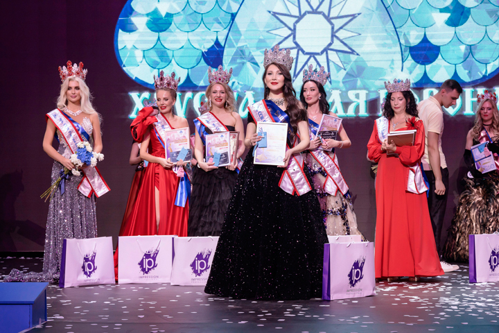 В Москве прошёл конкурс «Миссис Хрустальная корона России-Мира 2023»: от Саратовской области в нём приняли участие две представительницы 