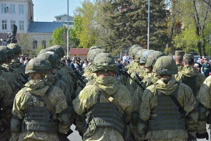 Госдума одобрила закон, меняющий призывной возраст в России