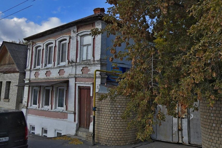 В рамках зачистки квартала в центре Саратова снесут старинный дом
