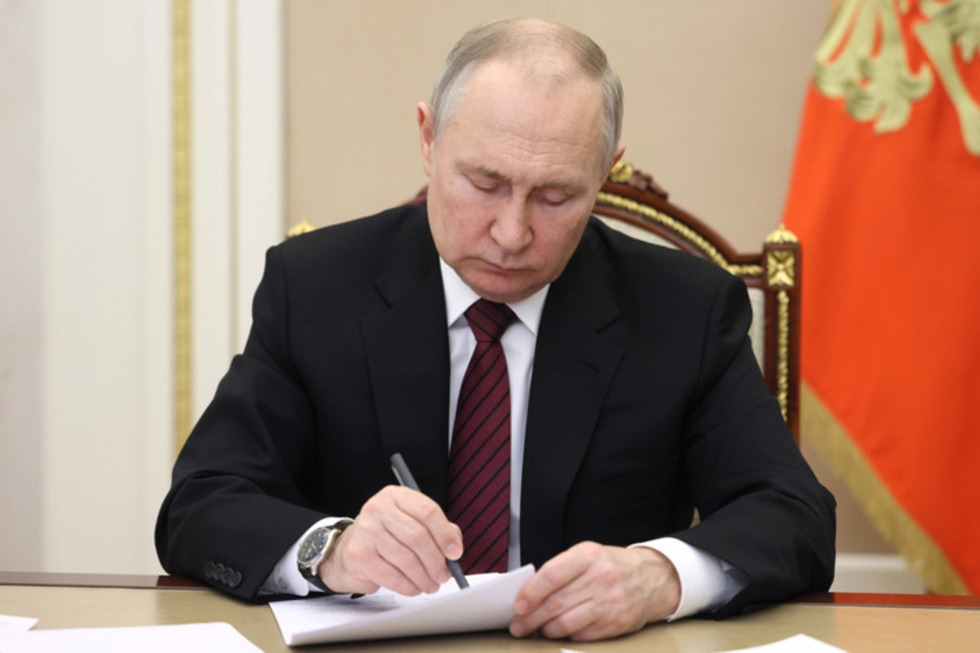 Владимир Путин поощрил двух главврачей из Саратовской области за заслуги