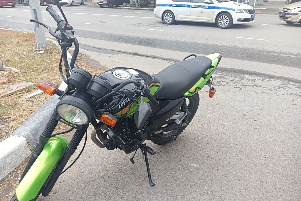Пенсионерка на иномарке сбила несовершеннолетнего мотоциклиста в Энгельсе