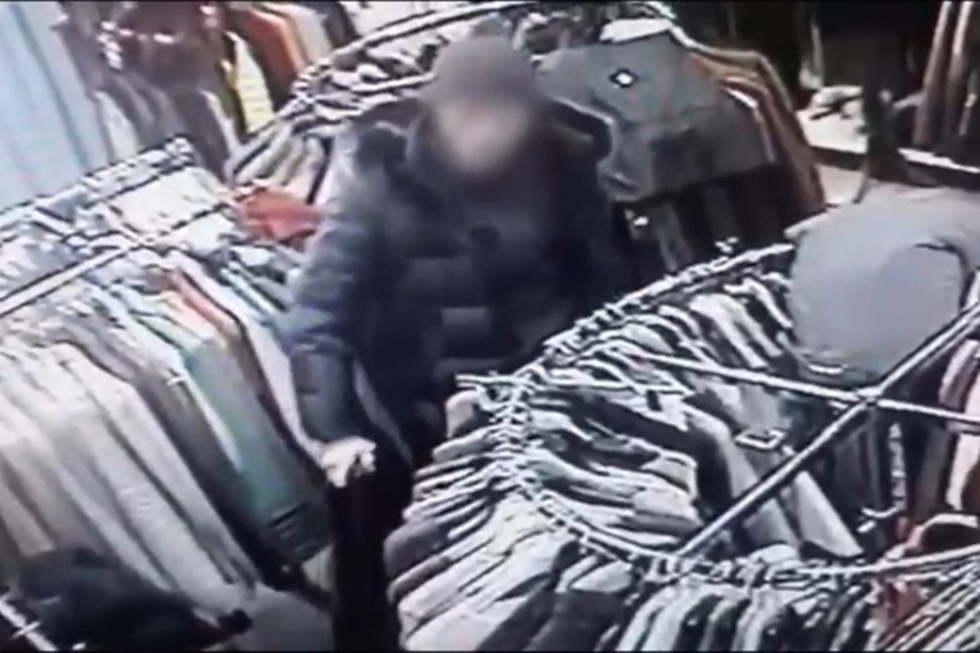 Вдохновившись безнаказанностью, покровчанин дважды украл из саратовского магазина шубы