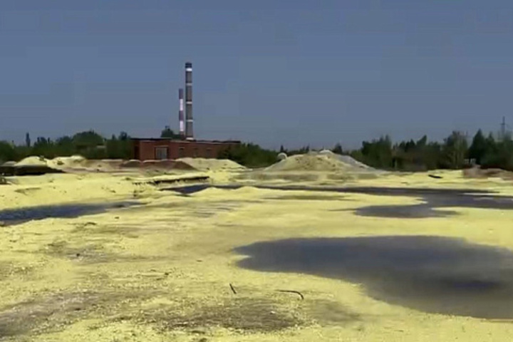 Загрязнение земли серой в Балаково. Испорчено более 330 тысяч квадратных метров, ущерб превысил 236 миллионов рублей