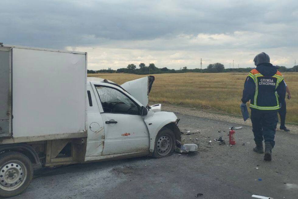 В Пугачевском районе столкнулись автомобиль ВИС и «десятка»: один мужчина погиб, еще двое госпитализированы