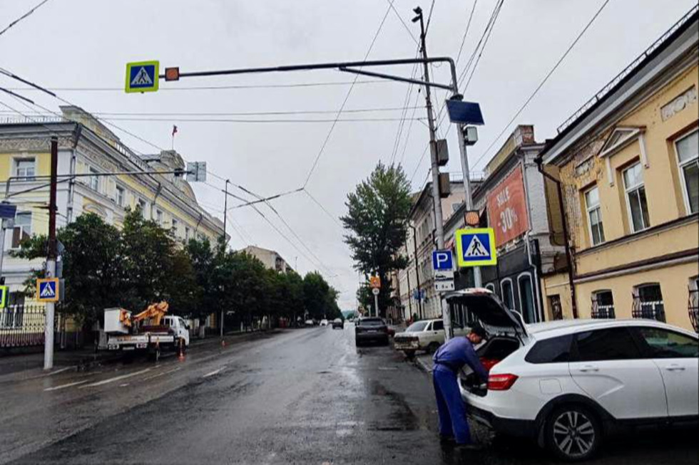 В Саратове на трех перекрестках установили светофоры: адреса