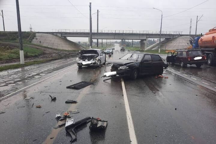 В результате массового ДТП у Сторожевки в больницу попал водитель «четырнадцатой»