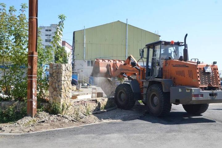 На новой набережной в Саратове снесли торговый павильон