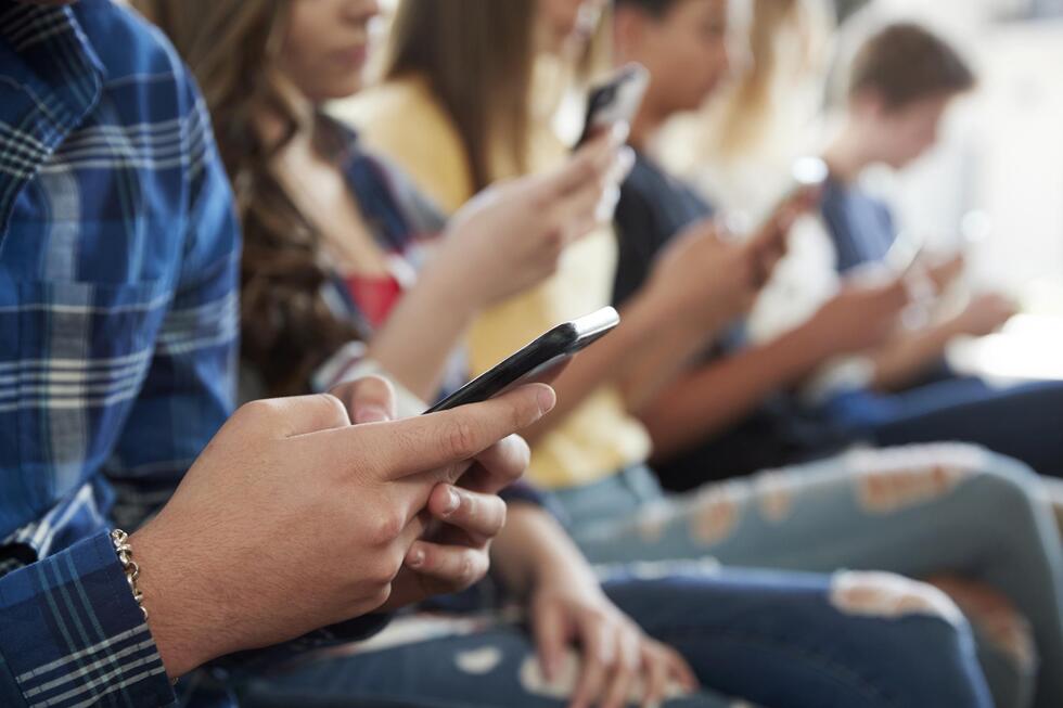 МТС поможет саратовцам сэкономить до 30% на смартфоне для школьника